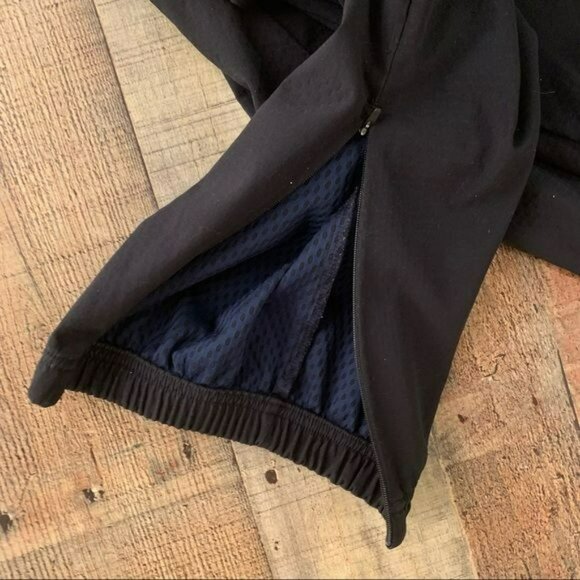 Adidas womens size medium track pants in black with ankle zipper - Picture 9 of 11